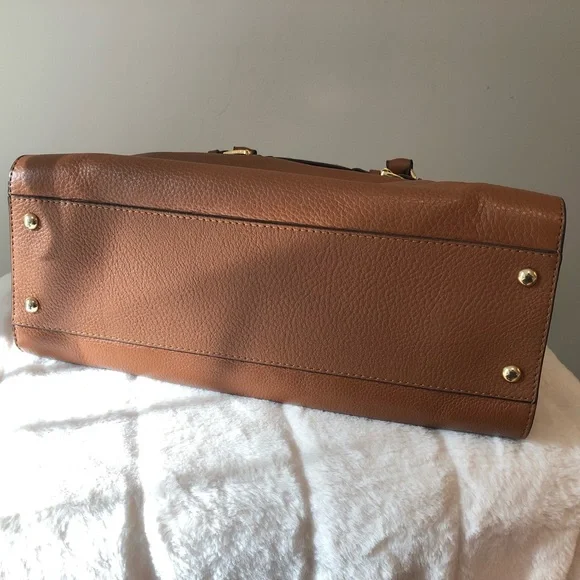 Michael Kors Hamilton Tote - Picture 4 of 9